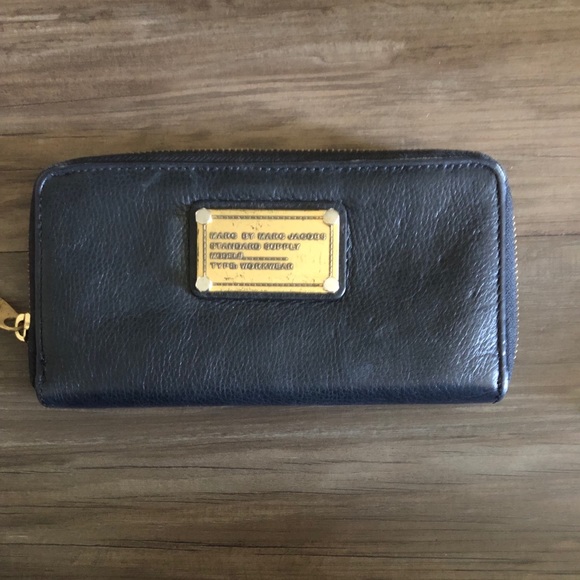 Marc by Marc Jacobs AUTHENTIC wallet - Picture 1 of 4